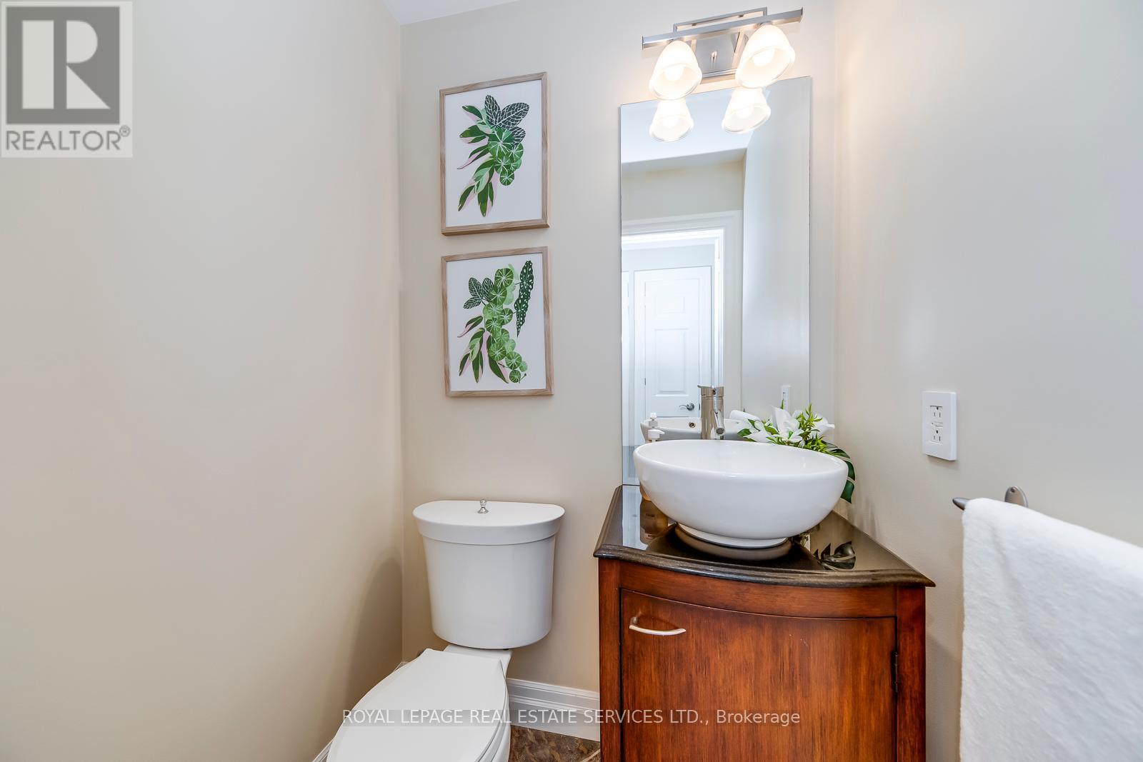 












1504 CAULDER DRIVE

,
Oakville,




Ontario
L6J5S9

