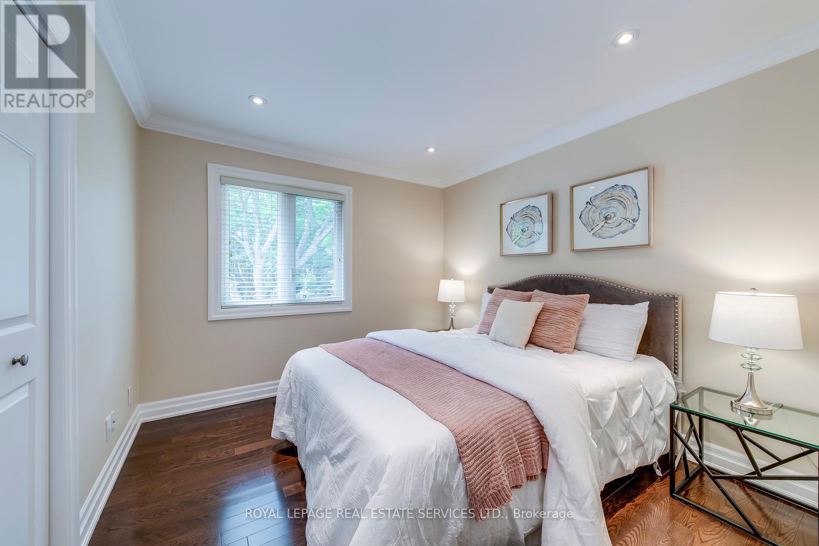 












1504 CAULDER DRIVE

,
Oakville,




Ontario
L6J5S9

