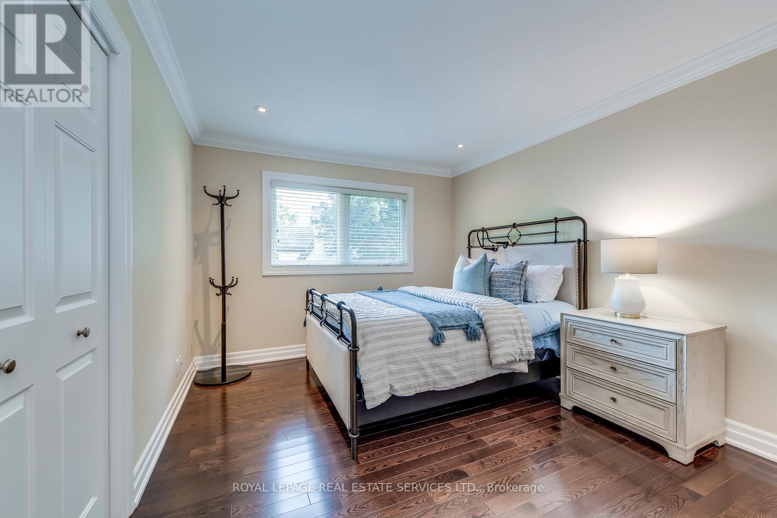 












1504 CAULDER DRIVE

,
Oakville,




Ontario
L6J5S9

