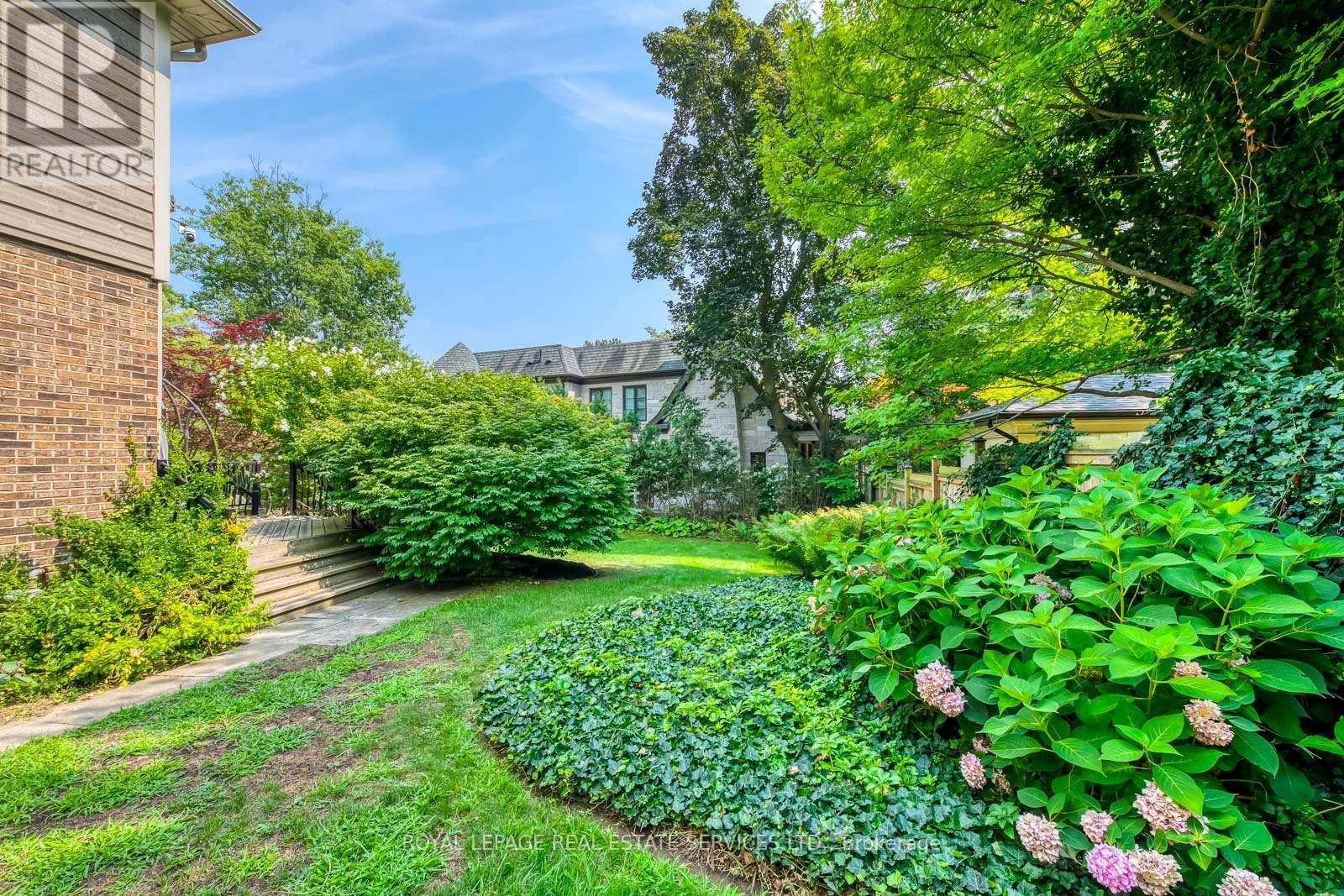 












1504 CAULDER DRIVE

,
Oakville,




Ontario
L6J5S9

