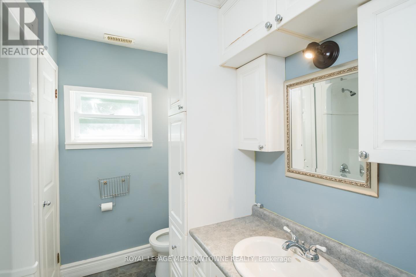 












99 COMMERCIAL STREET

,
Milton,




Ontario
L9T2J1

