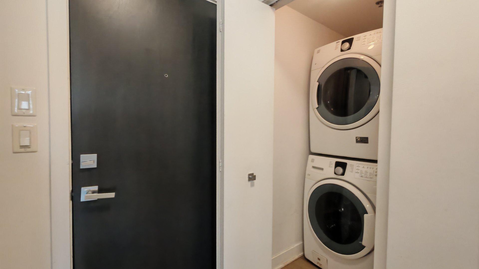 









1800


Boul. René-Lévesque O.

, 605,
Montréal (Ville-Marie),




QC
H3H2H2

