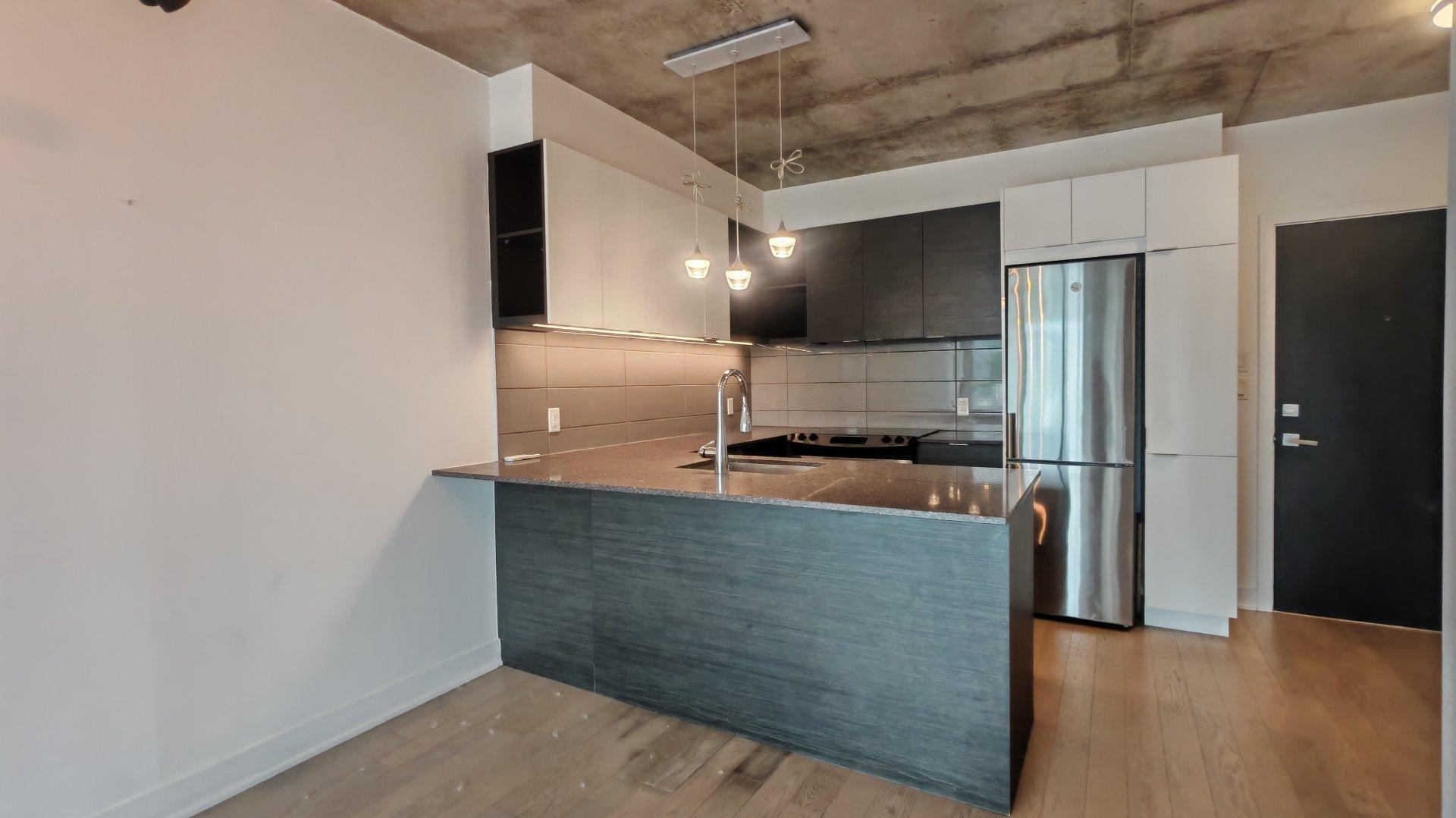 









1800


Boul. René-Lévesque O.

, 605,
Montréal (Ville-Marie),




QC
H3H2H2

