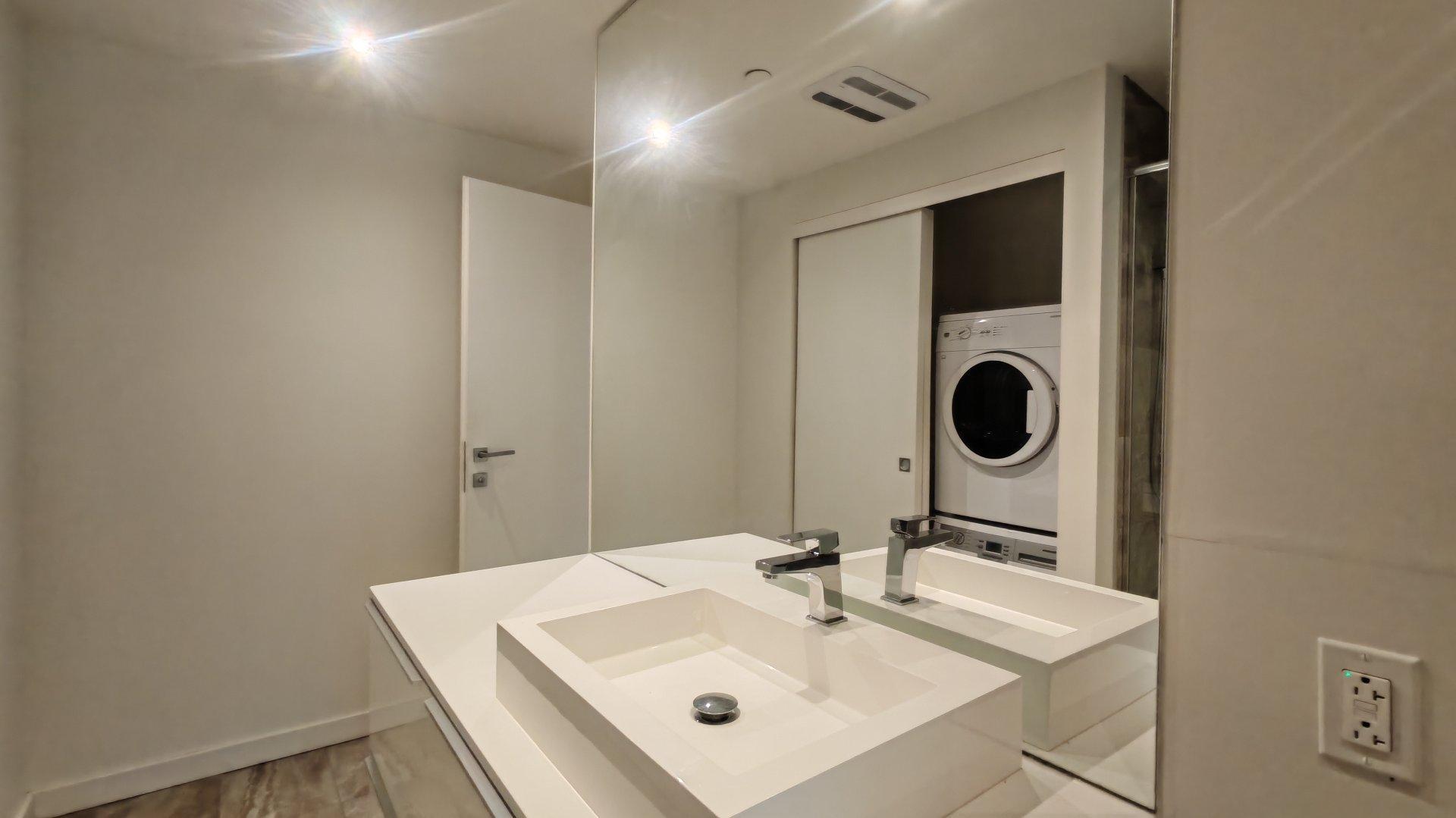 









1450


Boul. René-Lévesque O.

, 903,
Montréal (Ville-Marie),




QC
H3G0E1

