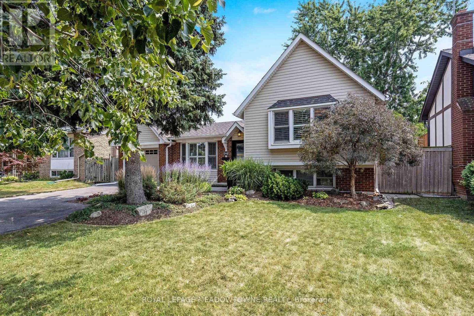 












742 WILLOW AVENUE

,
Milton,




Ontario
L9T3E6

