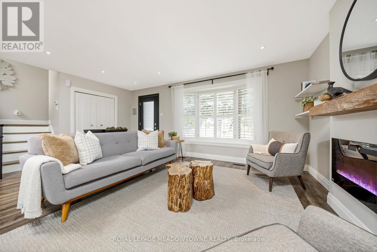 












742 WILLOW AVENUE

,
Milton,




Ontario
L9T3E6

