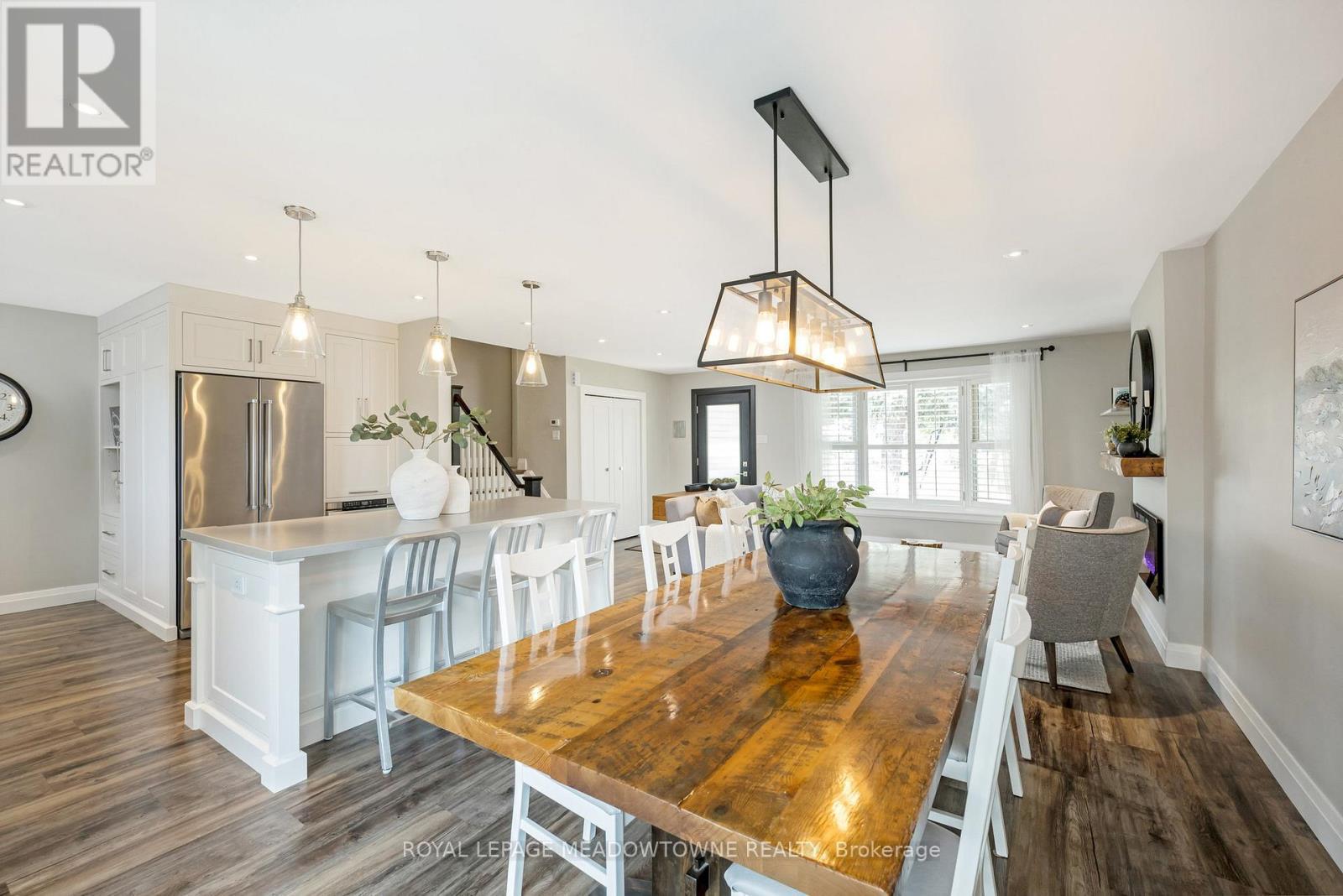 












742 WILLOW AVENUE

,
Milton,




Ontario
L9T3E6

