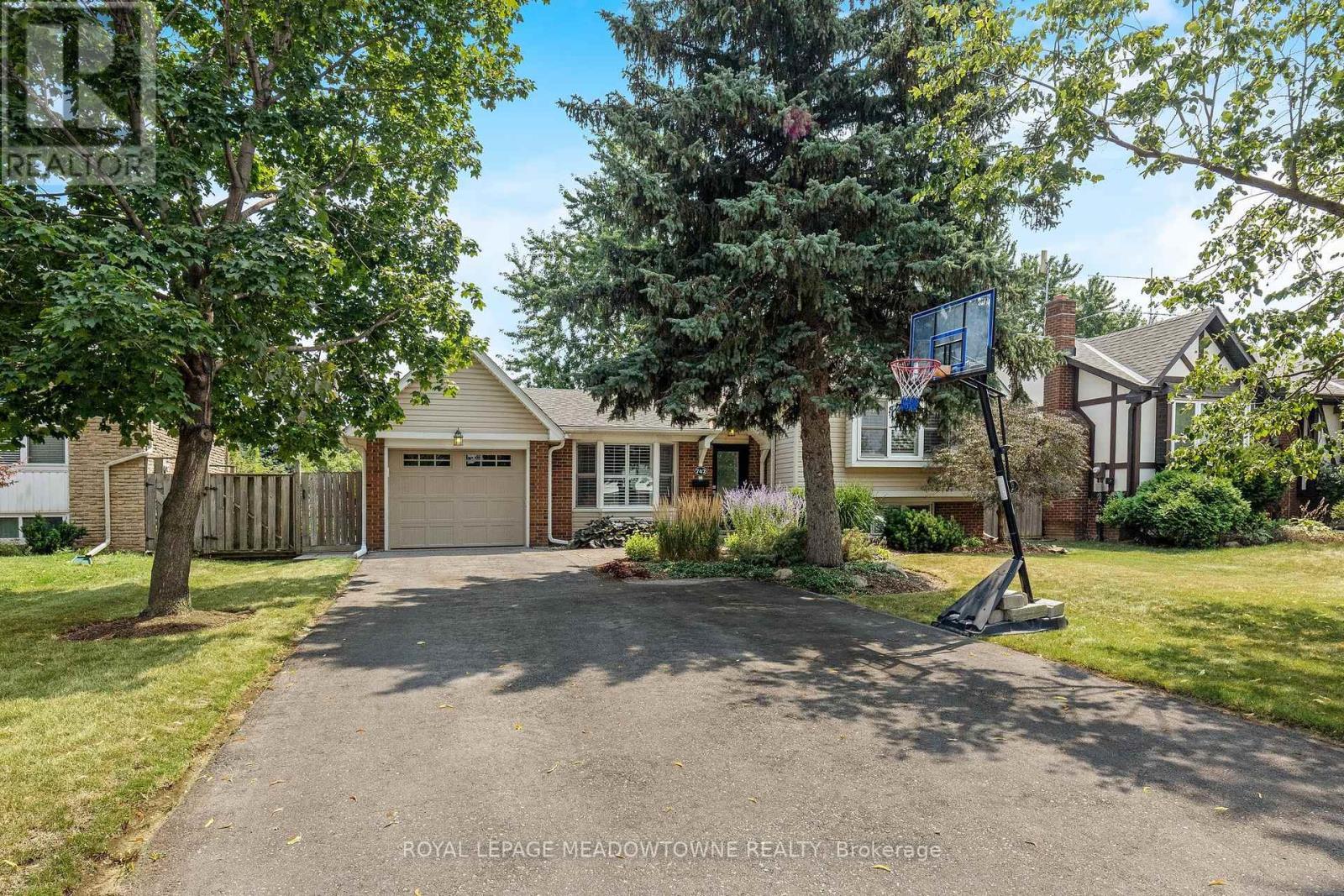 












742 WILLOW AVENUE

,
Milton,




Ontario
L9T3E6

