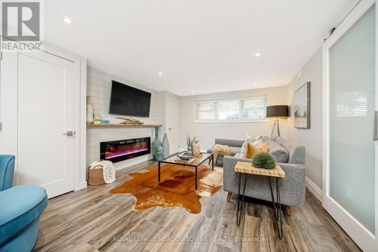 












742 WILLOW AVENUE

,
Milton,




Ontario
L9T3E6

