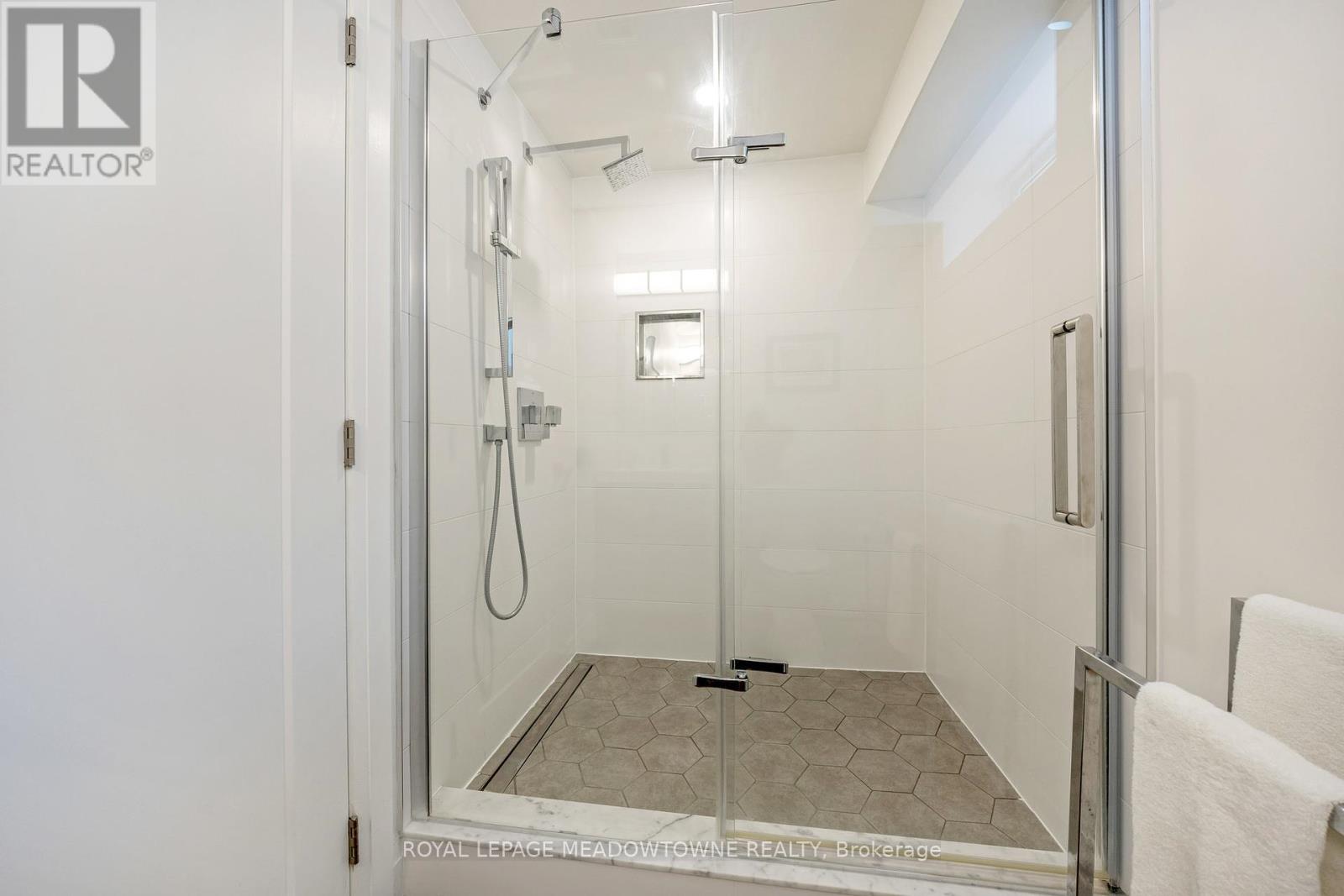 












742 WILLOW AVENUE

,
Milton,




Ontario
L9T3E6


