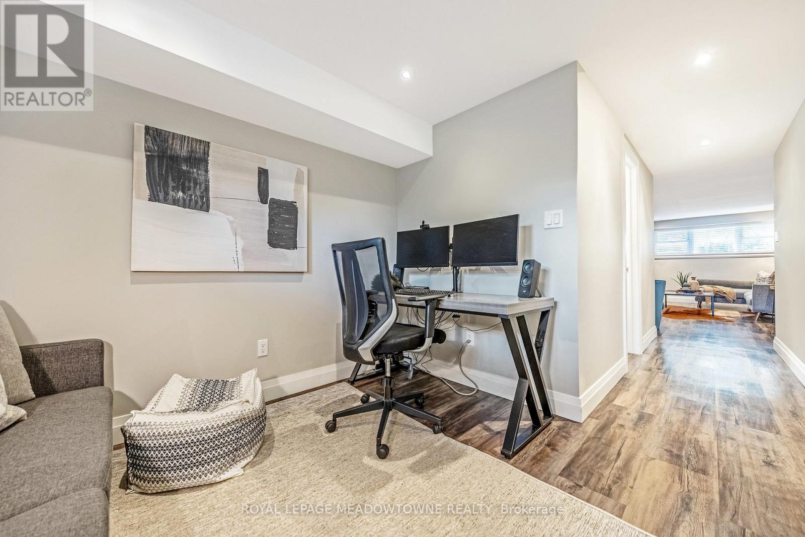 












742 WILLOW AVENUE

,
Milton,




Ontario
L9T3E6

