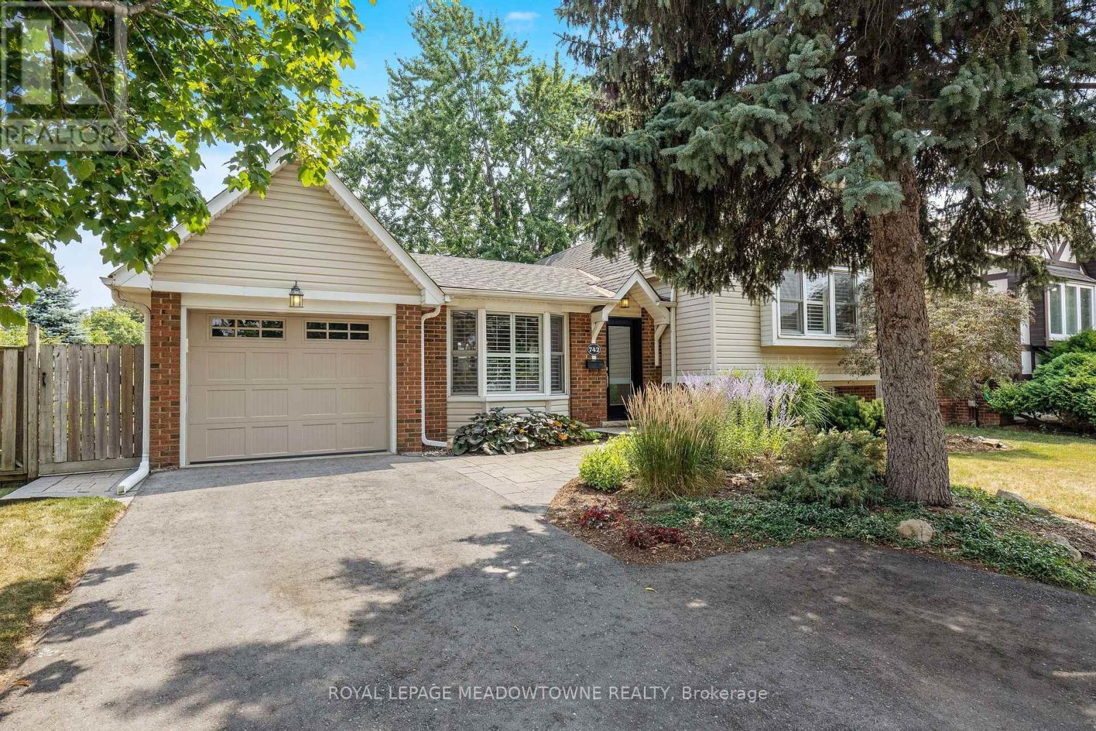 












742 WILLOW AVENUE

,
Milton,




Ontario
L9T3E6

