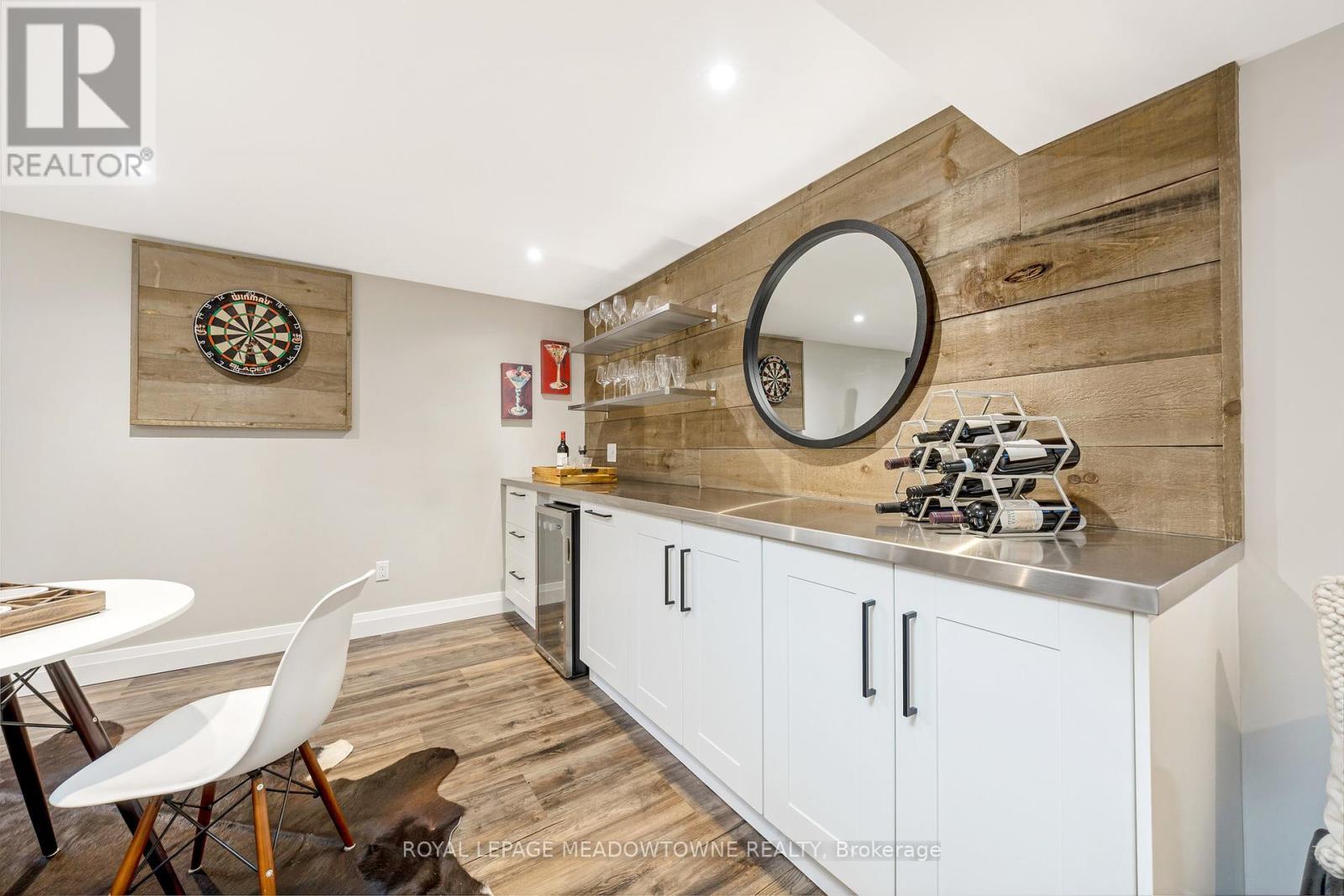 












742 WILLOW AVENUE

,
Milton,




Ontario
L9T3E6

