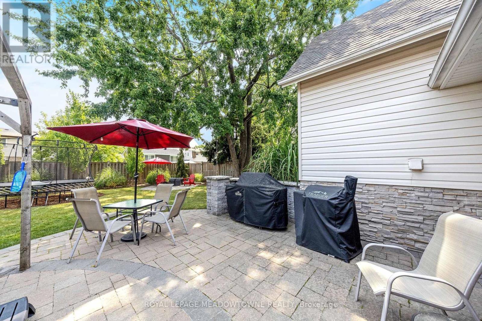 












742 WILLOW AVENUE

,
Milton,




Ontario
L9T3E6


