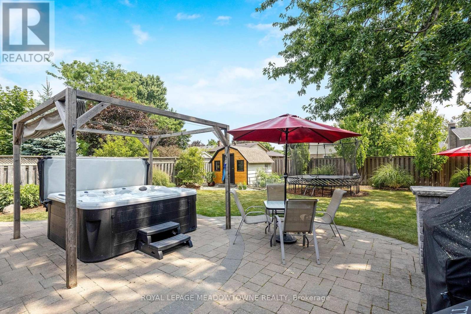 












742 WILLOW AVENUE

,
Milton,




Ontario
L9T3E6

