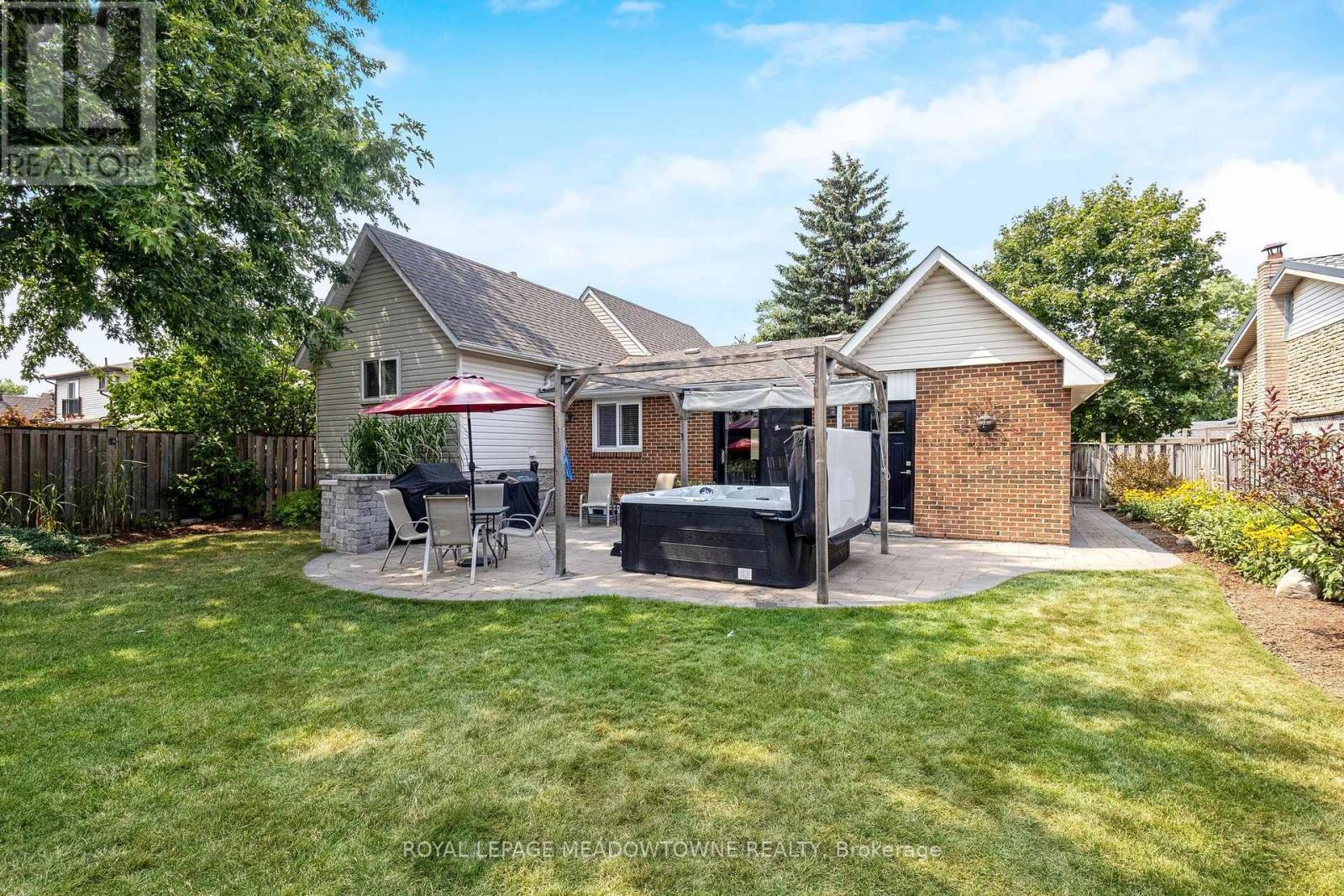 












742 WILLOW AVENUE

,
Milton,




Ontario
L9T3E6

