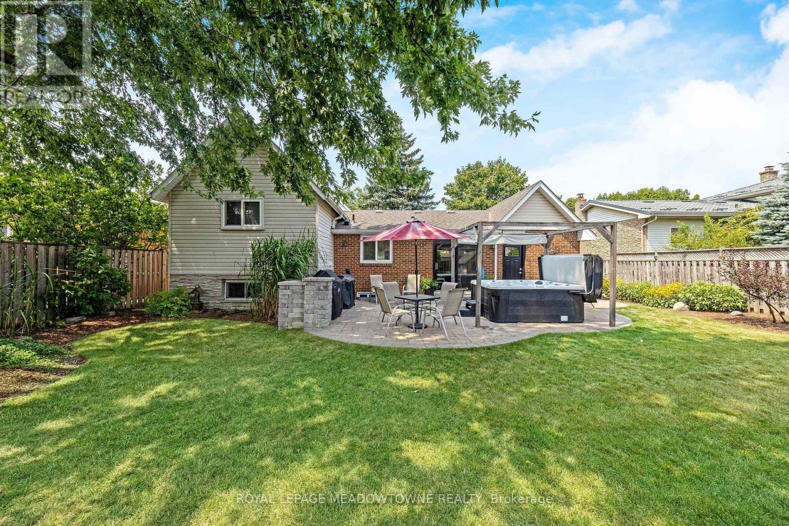 












742 WILLOW AVENUE

,
Milton,




Ontario
L9T3E6


