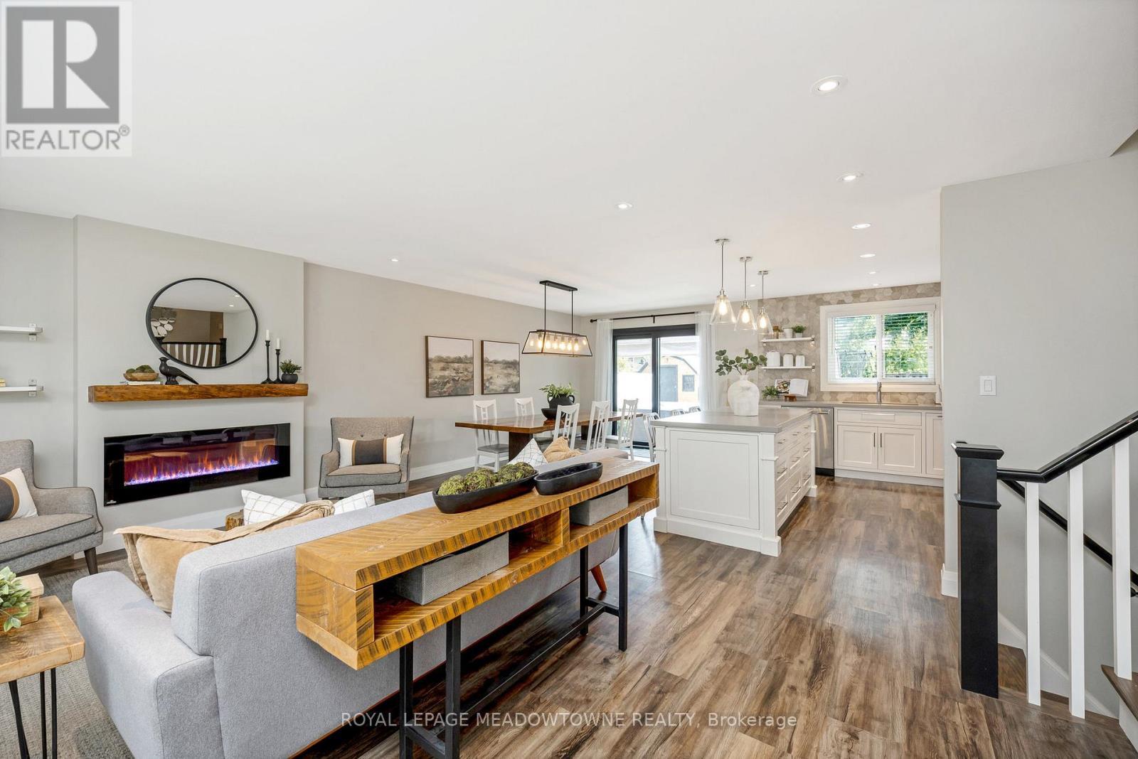












742 WILLOW AVENUE

,
Milton,




Ontario
L9T3E6

