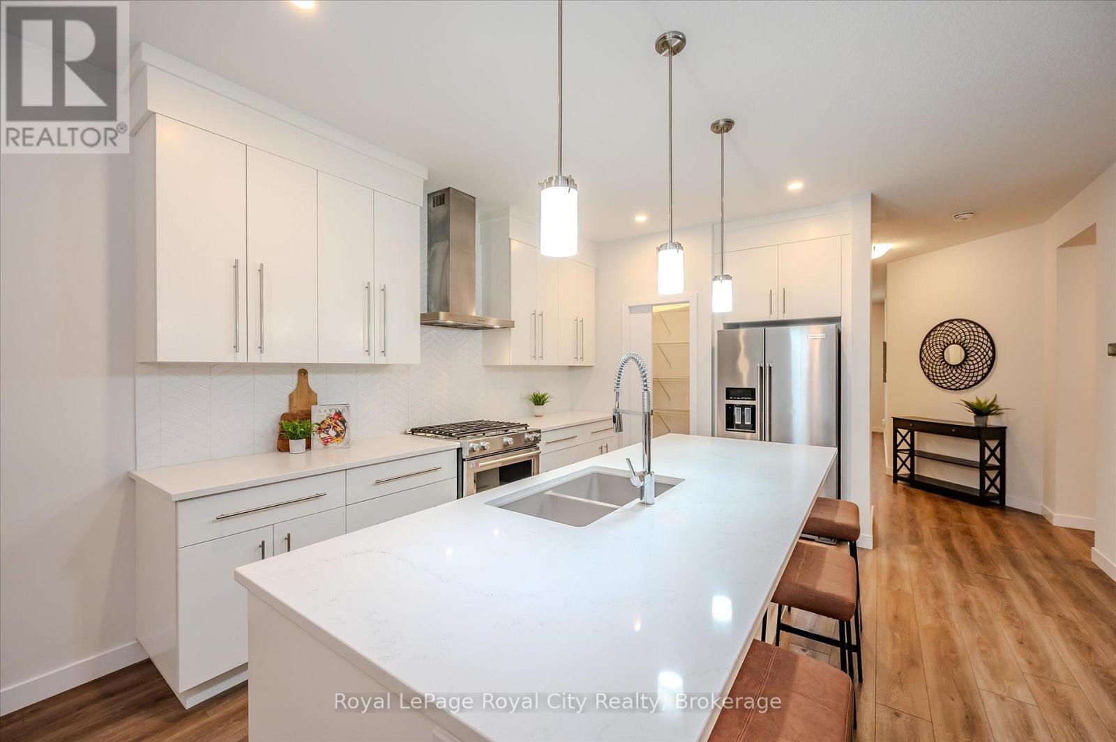 












49 RYDER AVENUE

,
Guelph (Kortright West),




Ontario
N1G0H1

