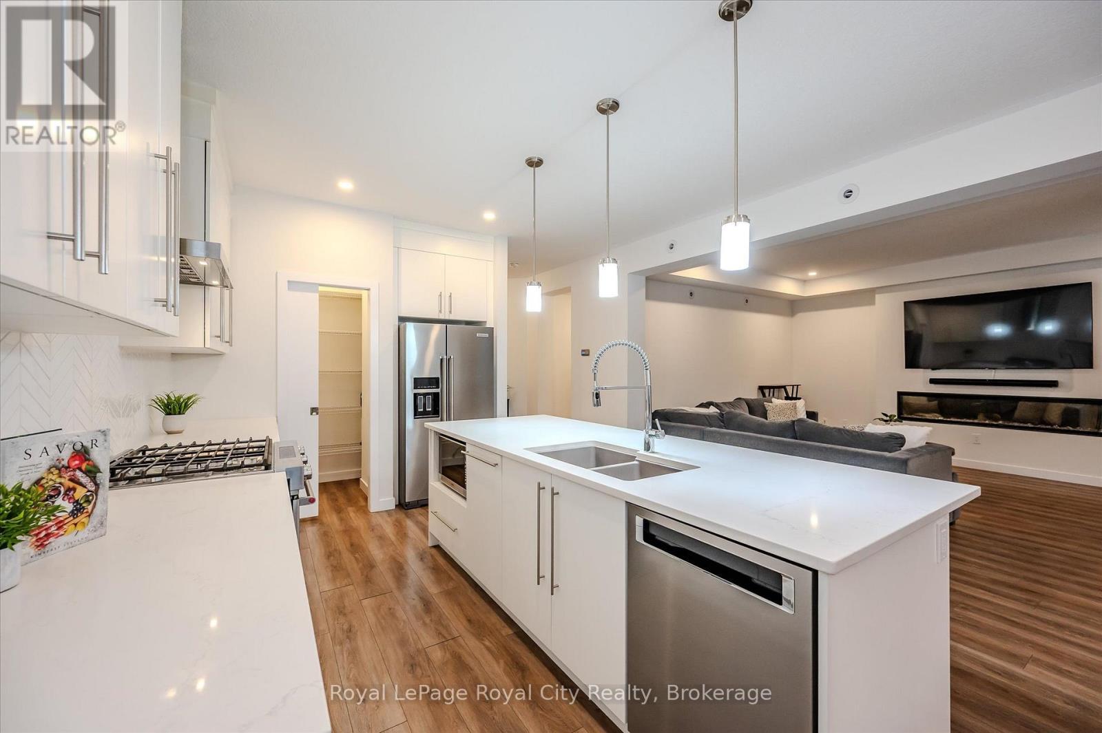 












49 RYDER AVENUE

,
Guelph (Kortright West),




Ontario
N1G0H1

