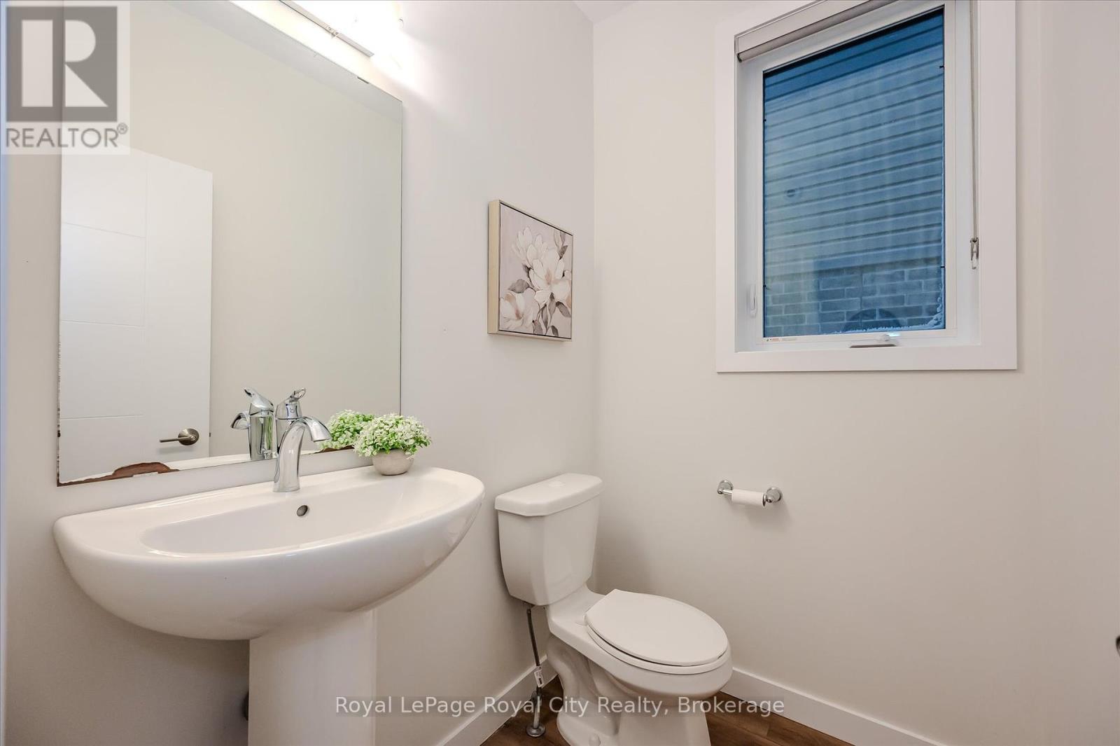 












49 RYDER AVENUE

,
Guelph (Kortright West),




Ontario
N1G0H1

