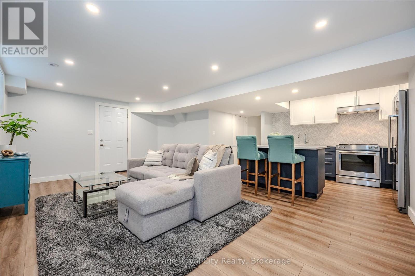 












49 RYDER AVENUE

,
Guelph (Kortright West),




Ontario
N1G0H1

