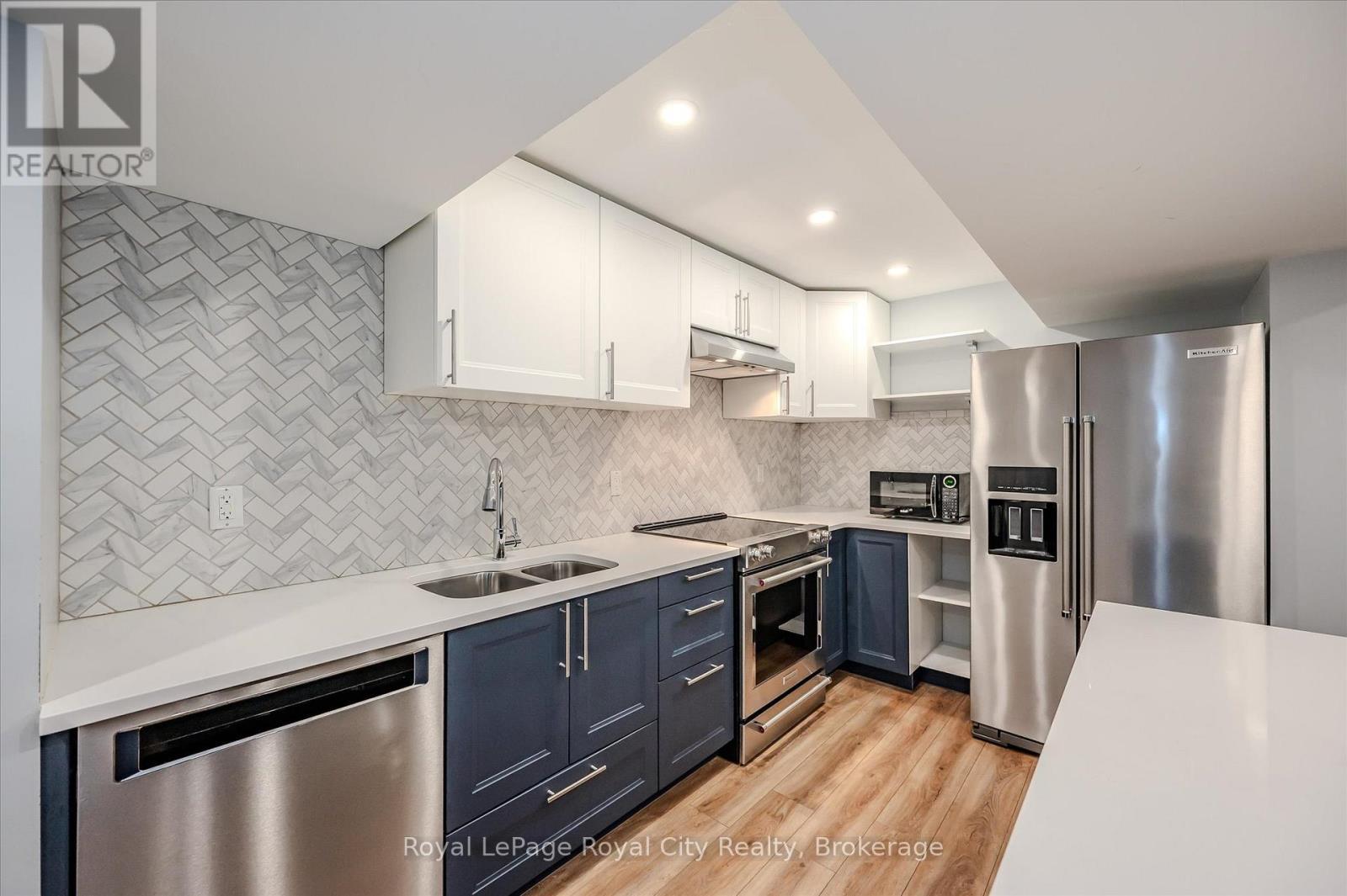 












49 RYDER AVENUE

,
Guelph (Kortright West),




Ontario
N1G0H1

