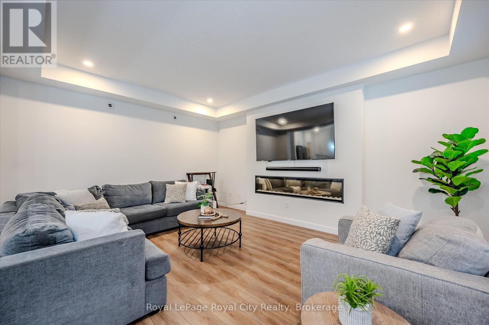 












49 RYDER AVENUE

,
Guelph (Kortright West),




Ontario
N1G0H1

