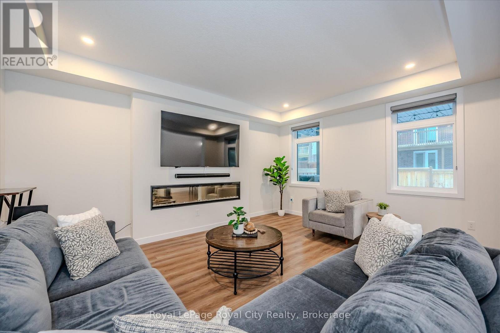 












49 RYDER AVENUE

,
Guelph (Kortright West),




Ontario
N1G0H1

