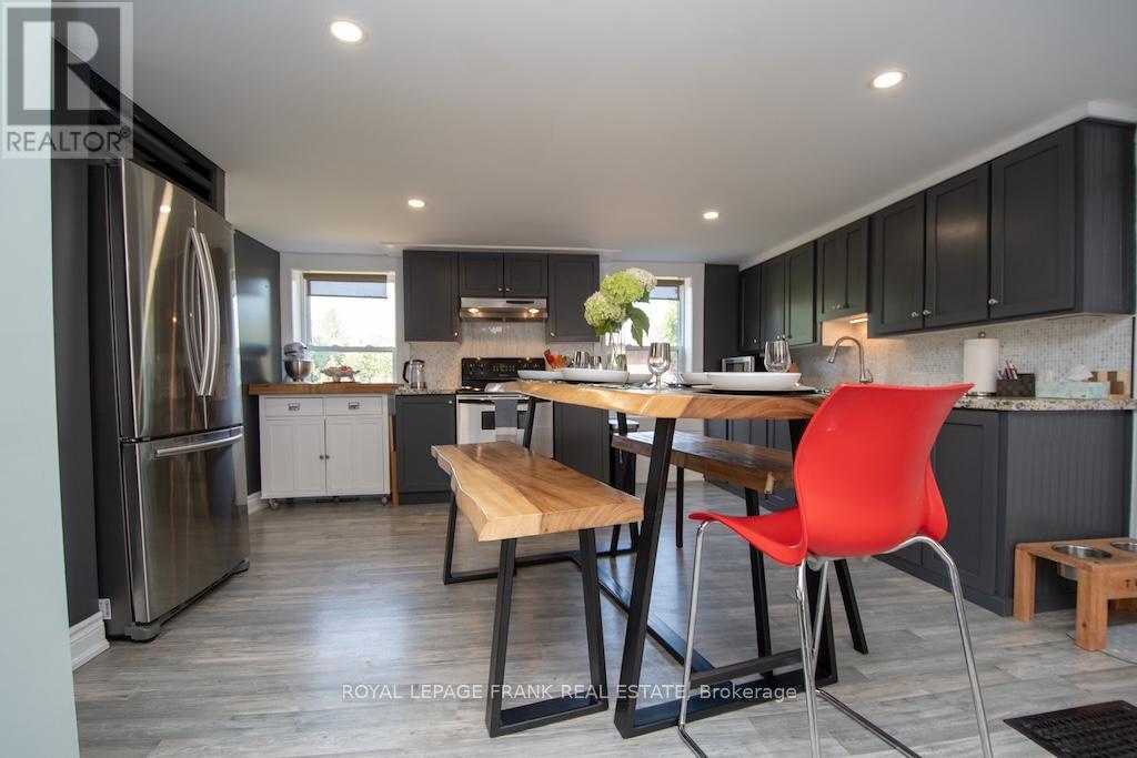 












165 ST LAWRENCE STREET W

,
Centre Hastings,




Ontario
K0K2K0

