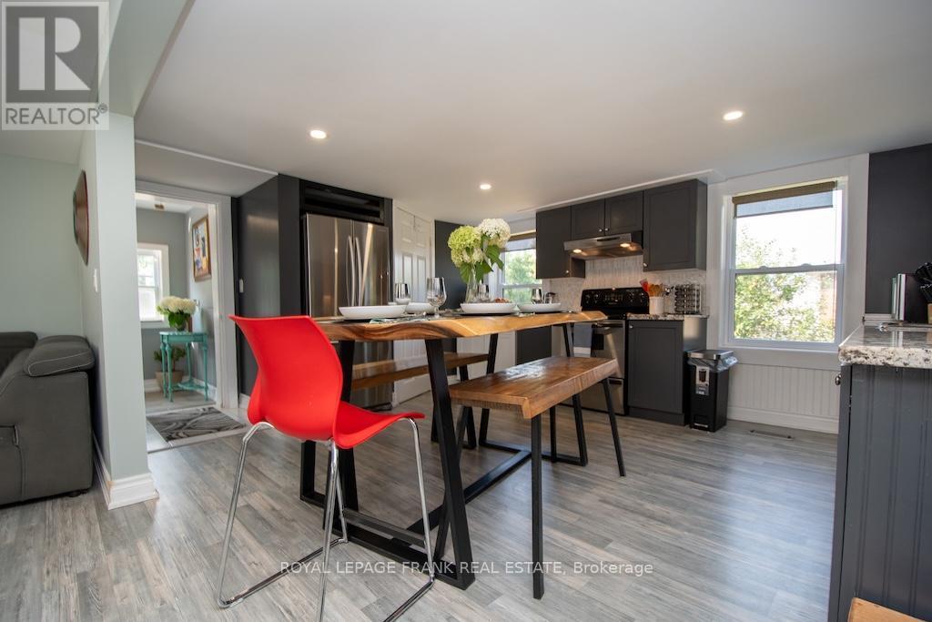 












165 ST LAWRENCE STREET W

,
Centre Hastings,




Ontario
K0K2K0

