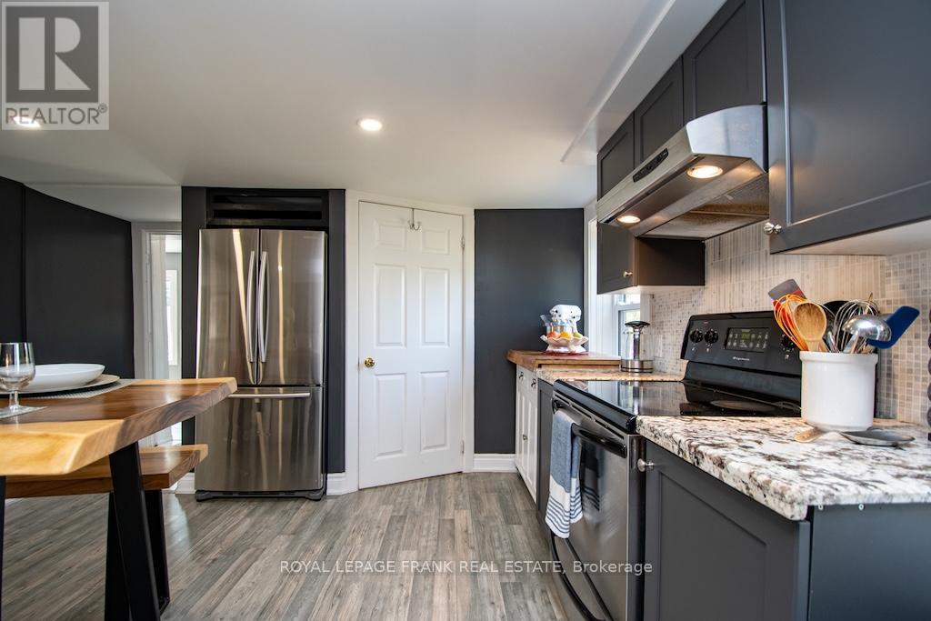 












165 ST LAWRENCE STREET W

,
Centre Hastings,




Ontario
K0K2K0

