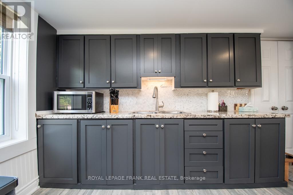 












165 ST LAWRENCE STREET W

,
Centre Hastings,




Ontario
K0K2K0

