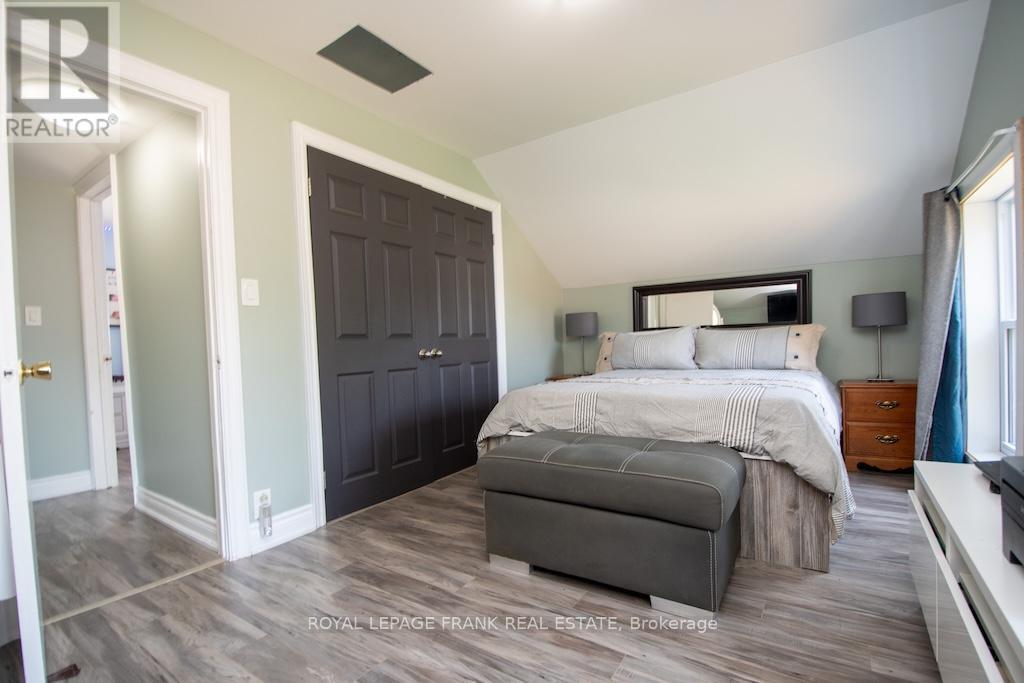 












165 ST LAWRENCE STREET W

,
Centre Hastings,




Ontario
K0K2K0

