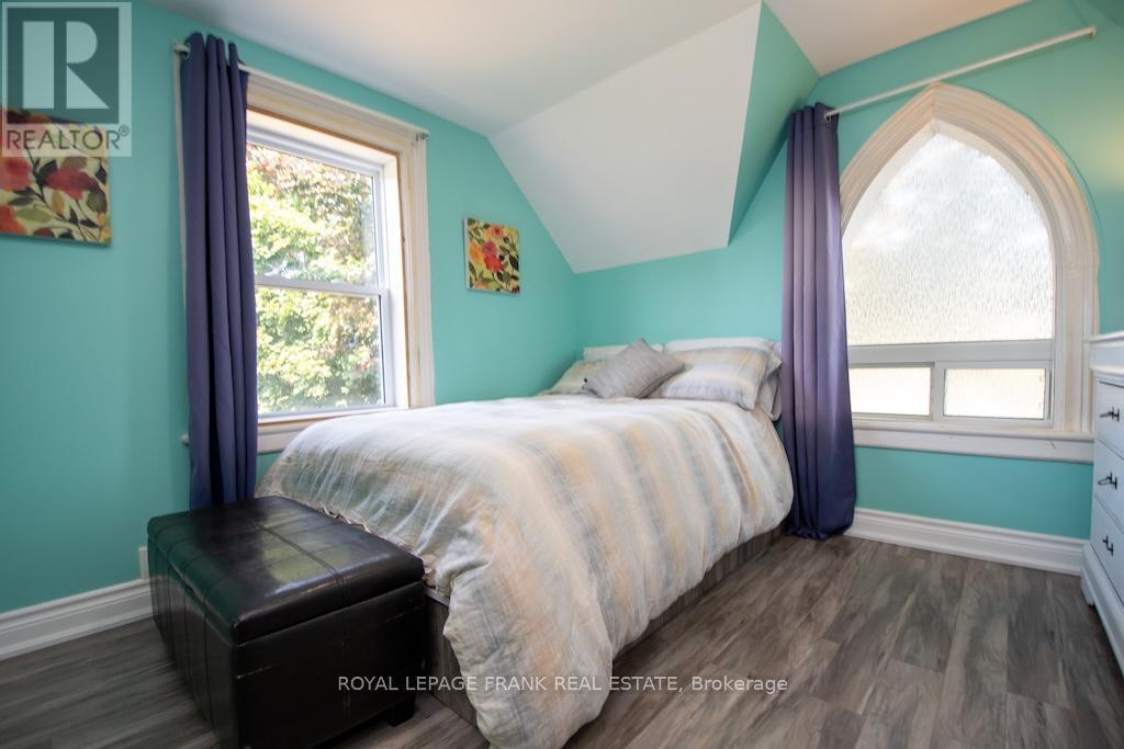 












165 ST LAWRENCE STREET W

,
Centre Hastings,




Ontario
K0K2K0

