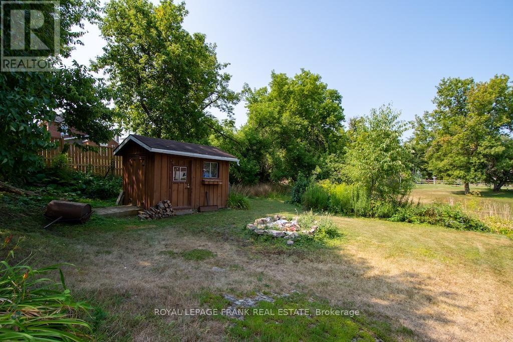 












165 ST LAWRENCE STREET W

,
Centre Hastings,




Ontario
K0K2K0

