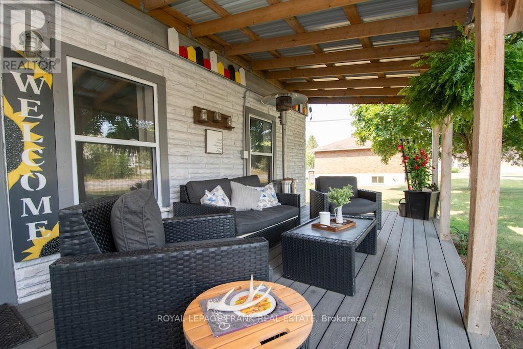 












165 ST LAWRENCE STREET W

,
Centre Hastings,




Ontario
K0K2K0

