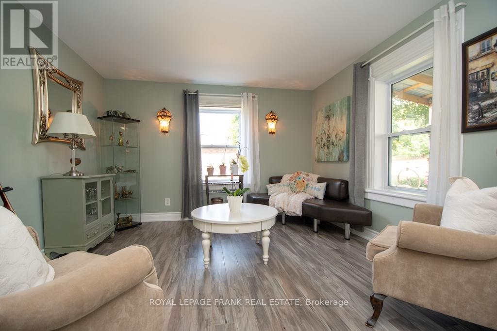 












165 ST LAWRENCE STREET W

,
Centre Hastings,




Ontario
K0K2K0

