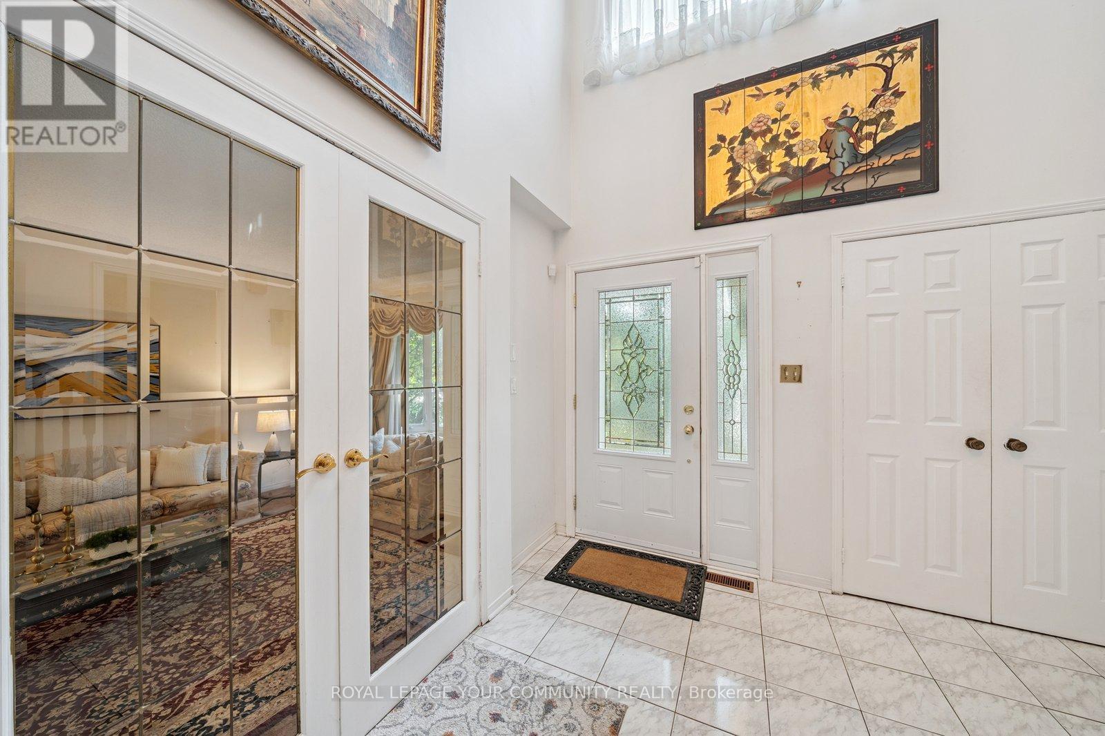 












194 CARRINGTON DRIVE

,
Richmond Hill,




Ontario
L4C7Z7

