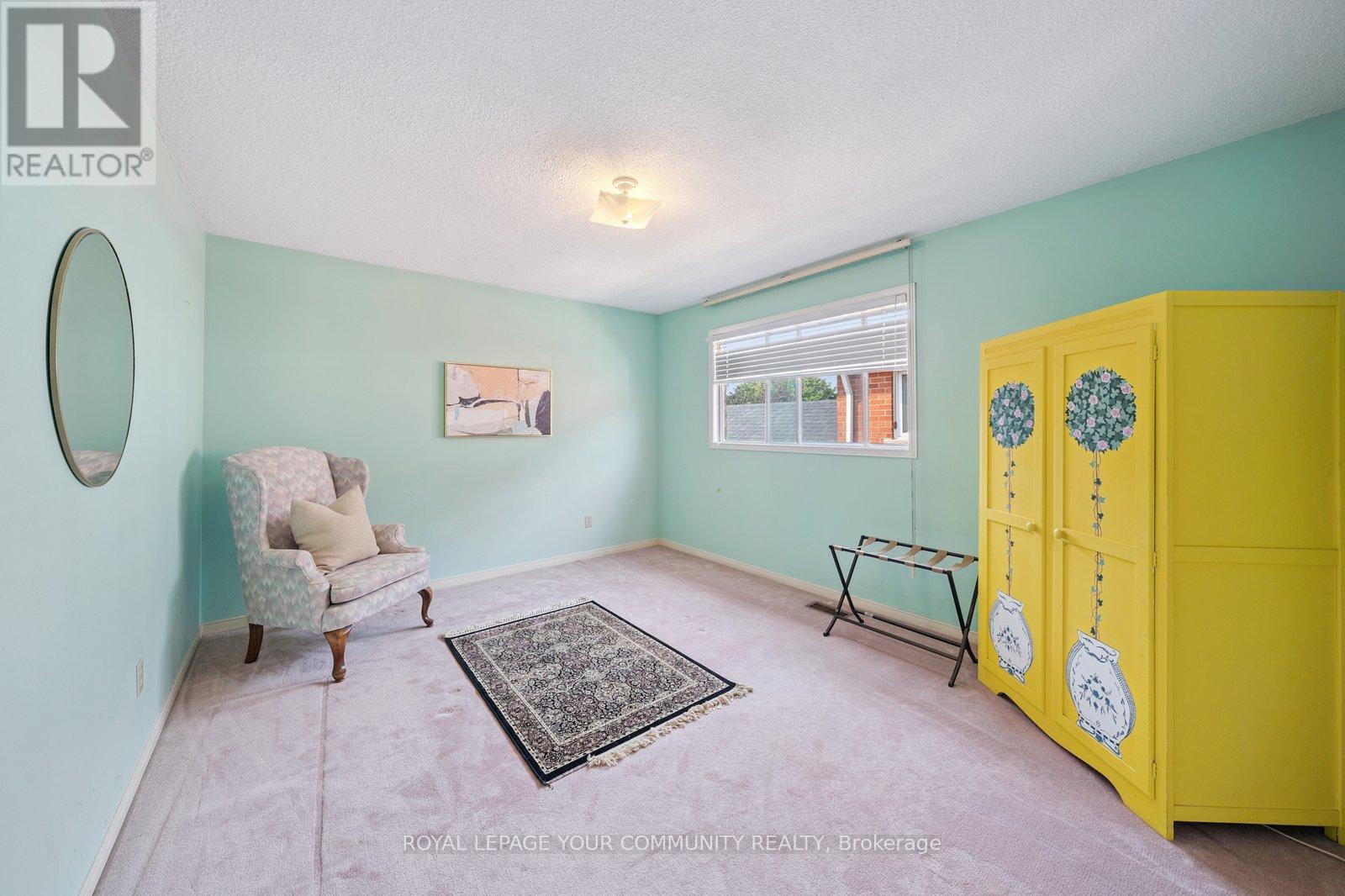 












194 CARRINGTON DRIVE

,
Richmond Hill,




Ontario
L4C7Z7

