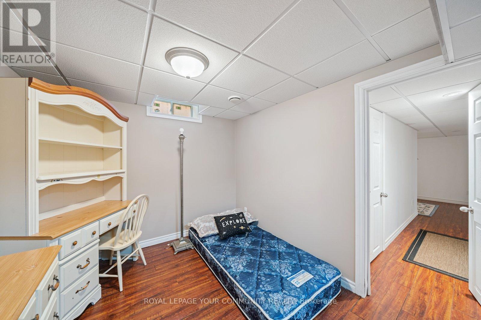 












194 CARRINGTON DRIVE

,
Richmond Hill,




Ontario
L4C7Z7

