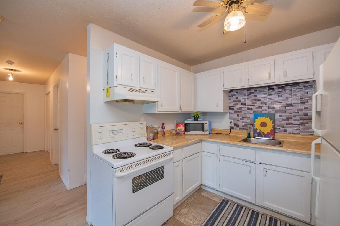 









3304


35

Avenue, 214,
Vernon,




BC
V1T 8M6

