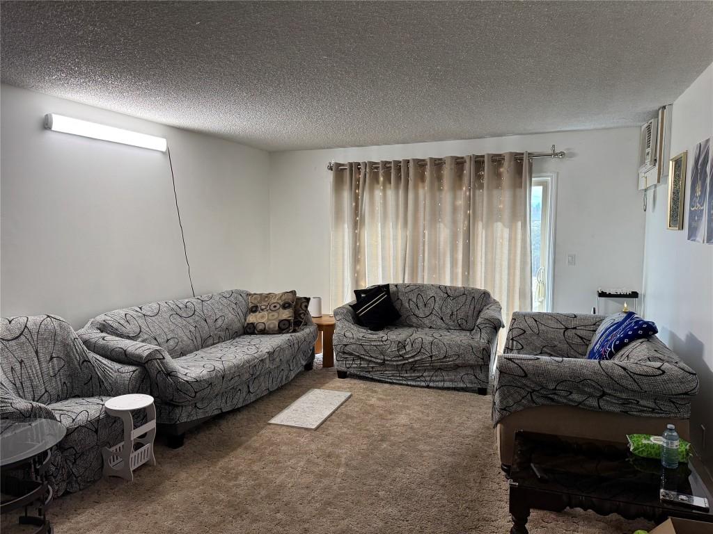 









290


Highway 33

, 113,
Kelowna,




BC
V1X 2A3

