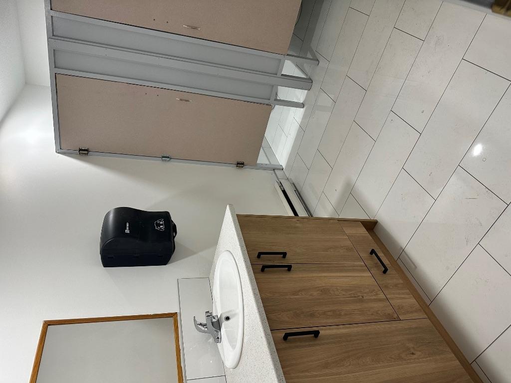 









3307


32

Avenue, 200,
Vernon,




BC
V1T 5L7

