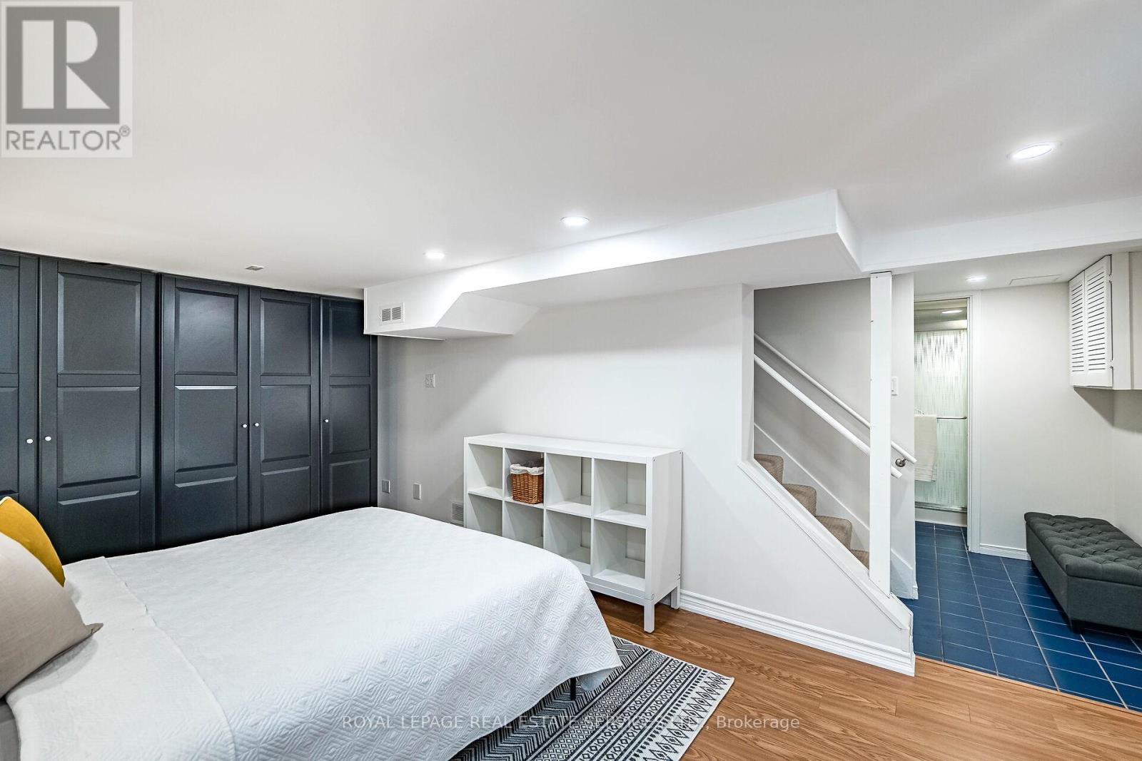 












54 SECOND STREET

,
Toronto,




Ontario
M8V2X3

