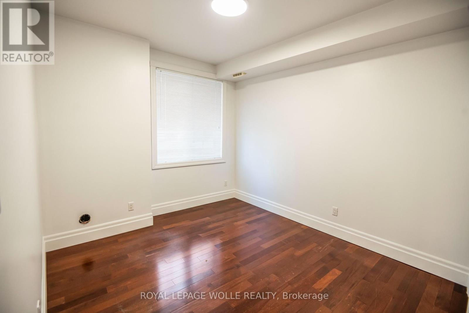 












109 - 555 KING STREET E

,
Kitchener,




Ontario
N2G2L9

