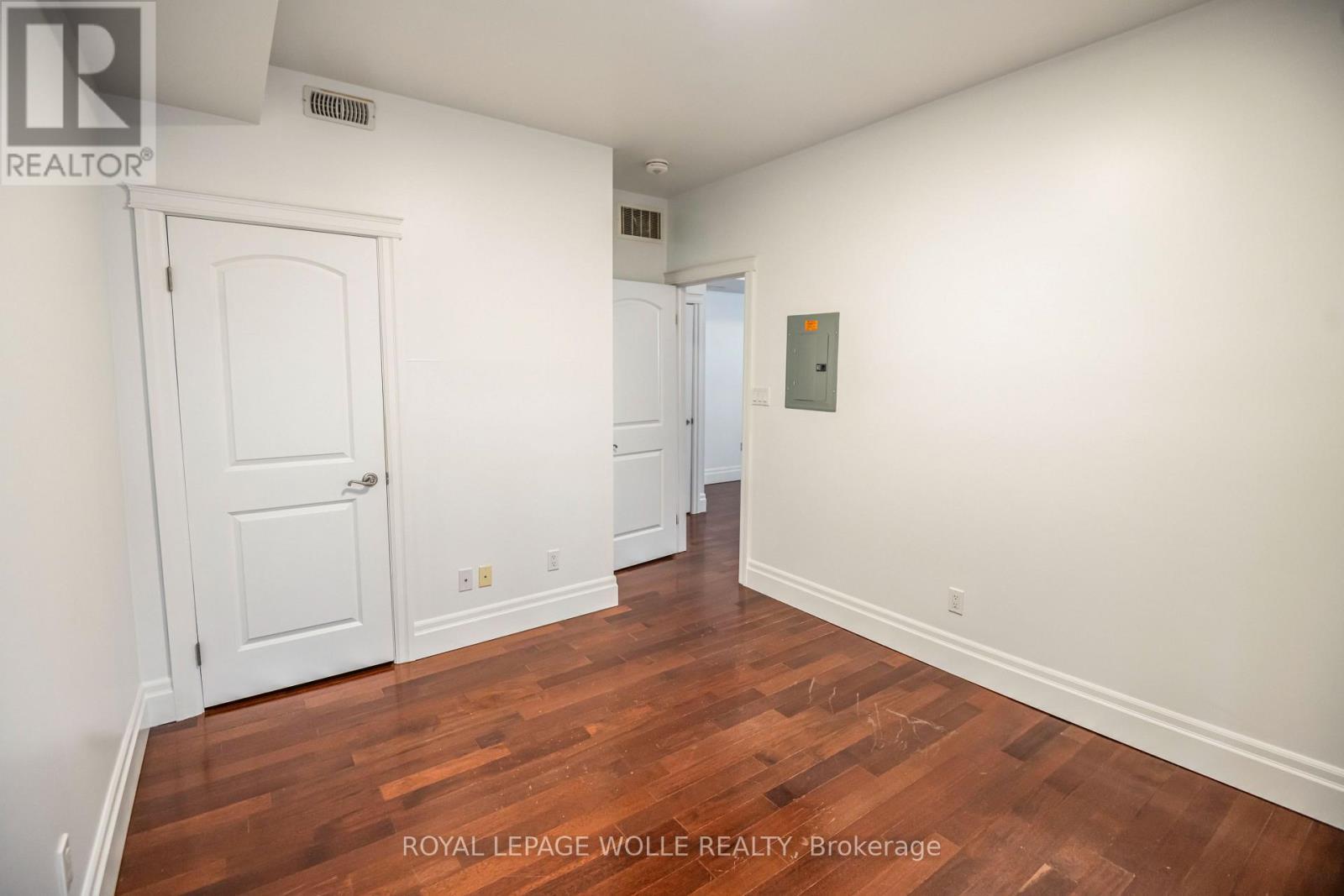 












109 - 555 KING STREET E

,
Kitchener,




Ontario
N2G2L9

