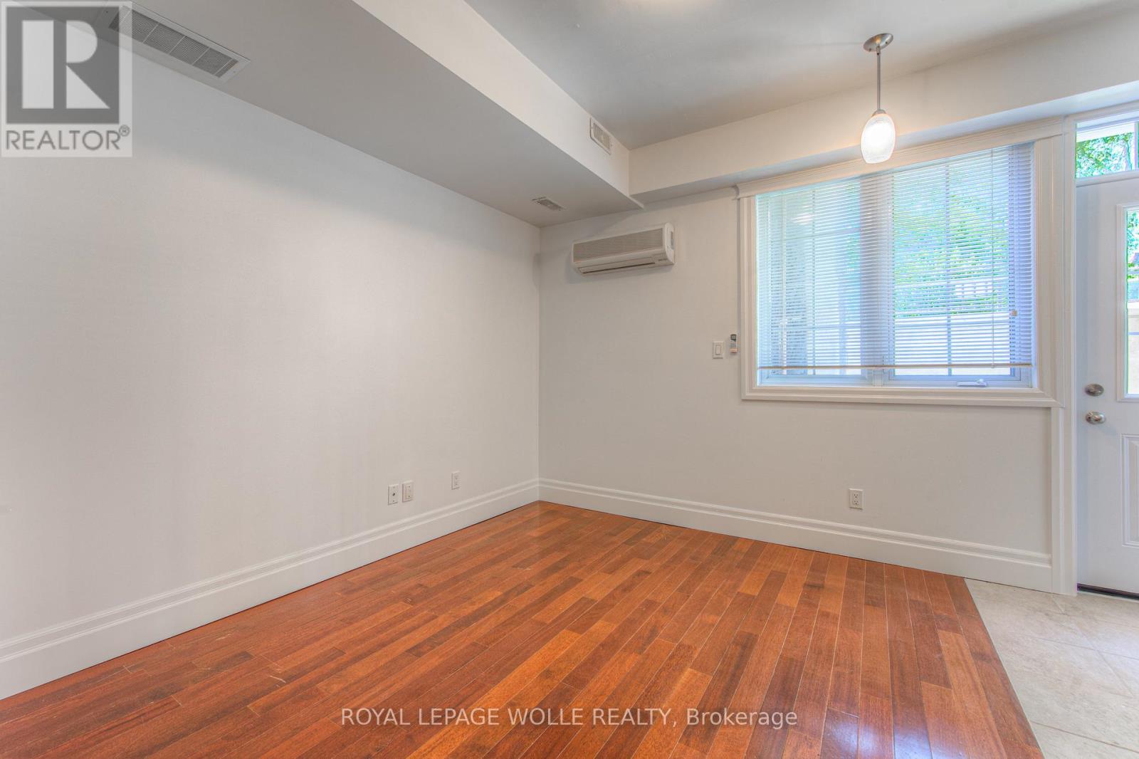 












109 - 555 KING STREET E

,
Kitchener,




Ontario
N2G2L9

