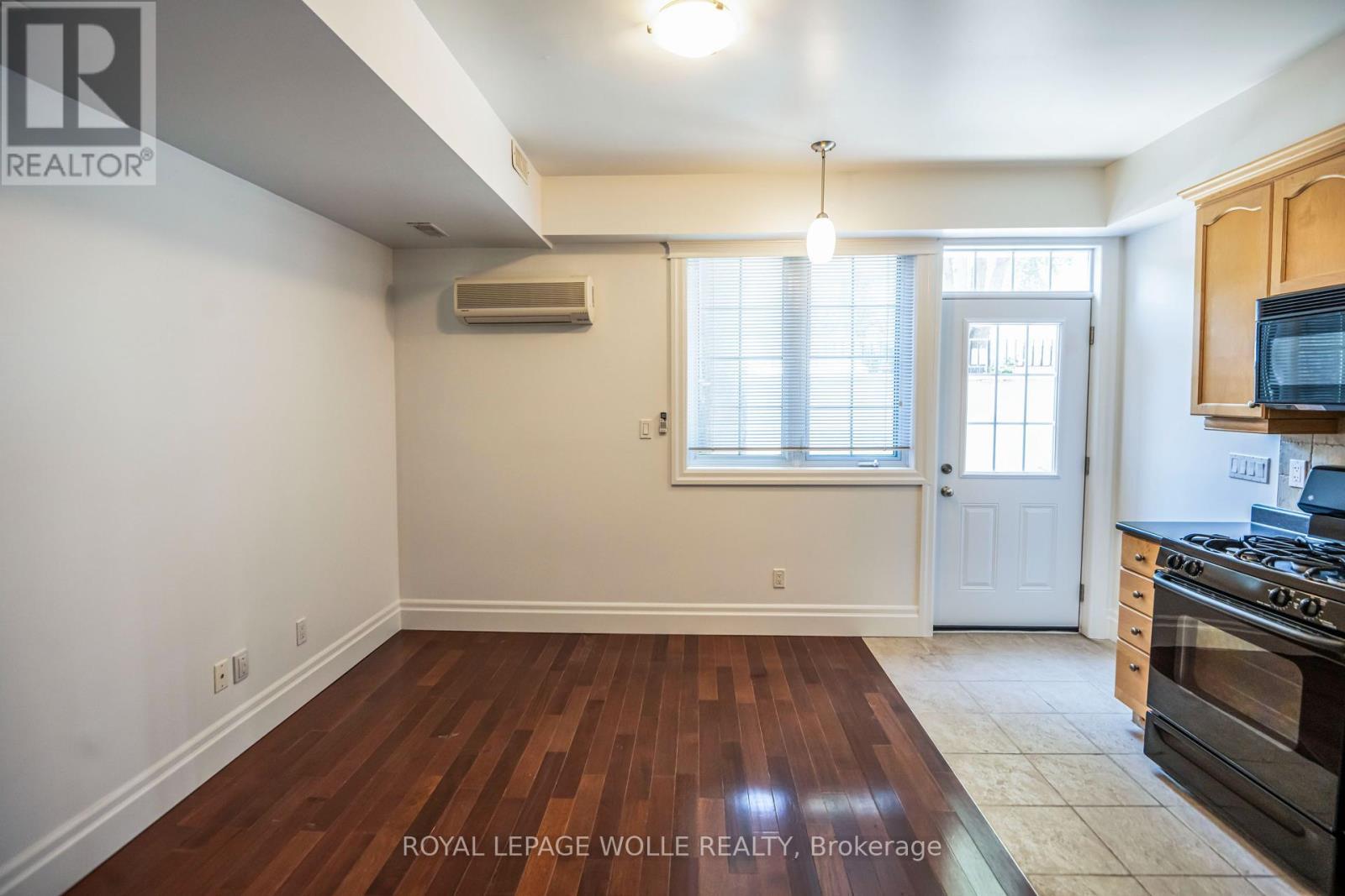 












109 - 555 KING STREET E

,
Kitchener,




Ontario
N2G2L9

