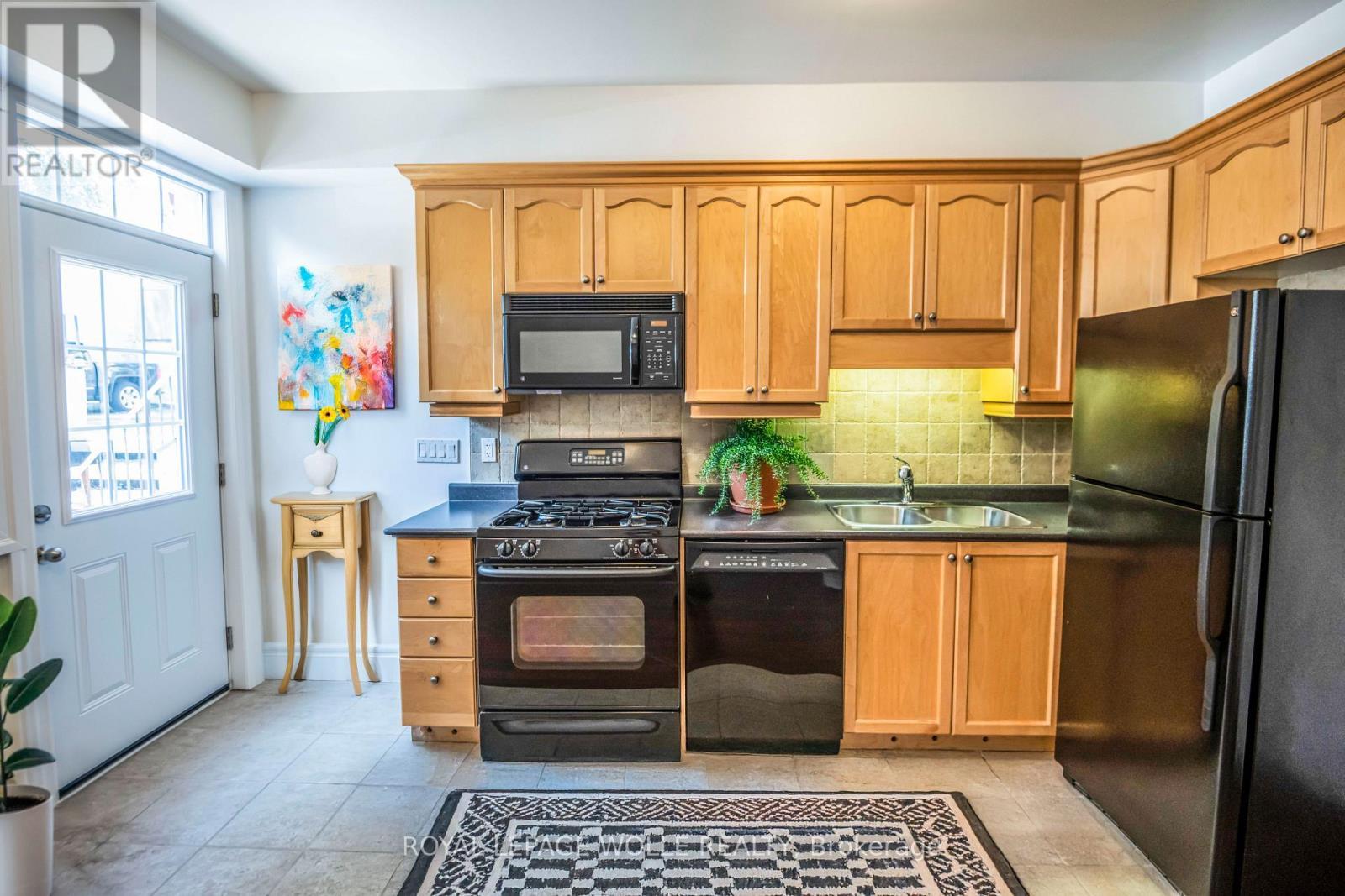 












109 - 555 KING STREET E

,
Kitchener,




Ontario
N2G2L9

